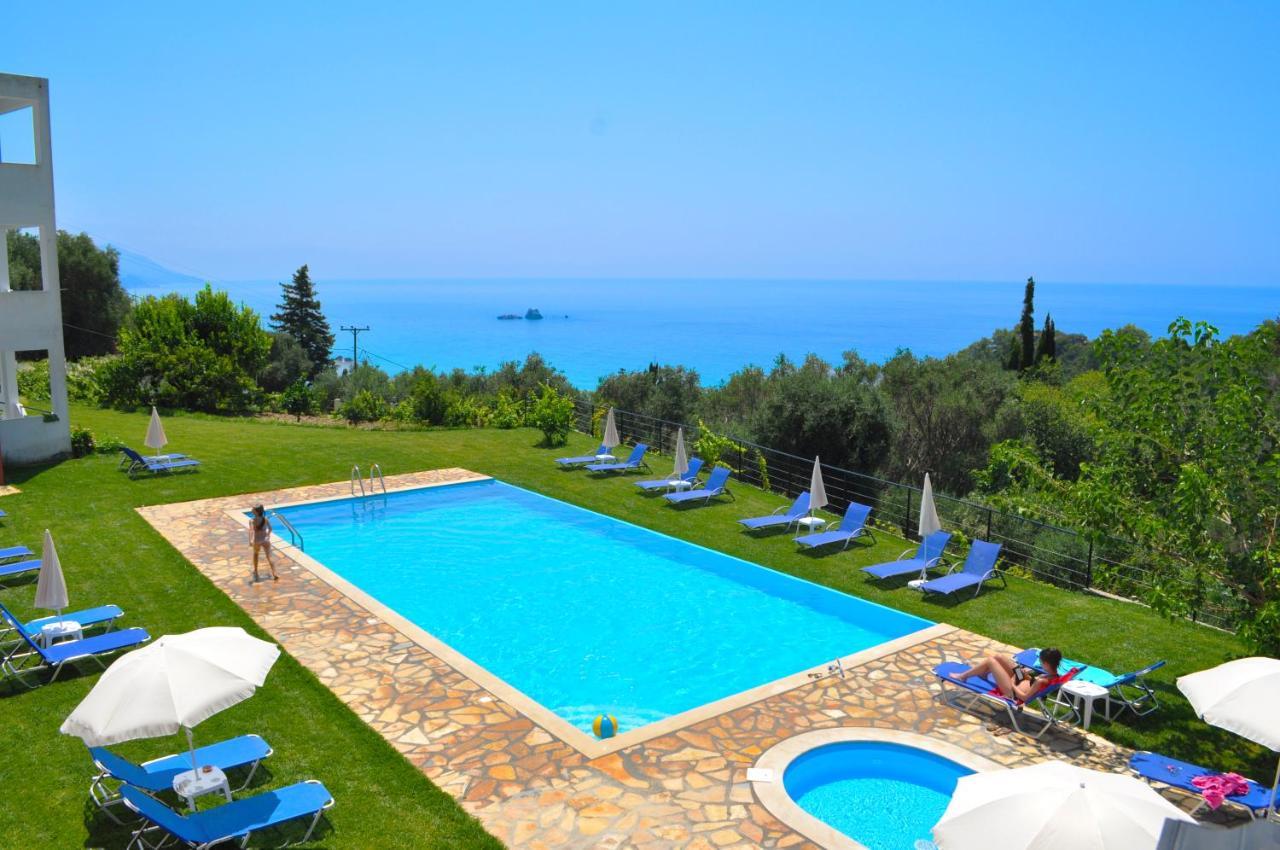 Large Apartment By The Pool - Pelekas Beach, Corfu Dış mekan fotoğraf